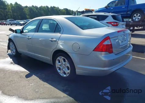 2010 Ford Fusion Se z USA, uszkodzony, nr VIN 3FAHP0HA5AR401823